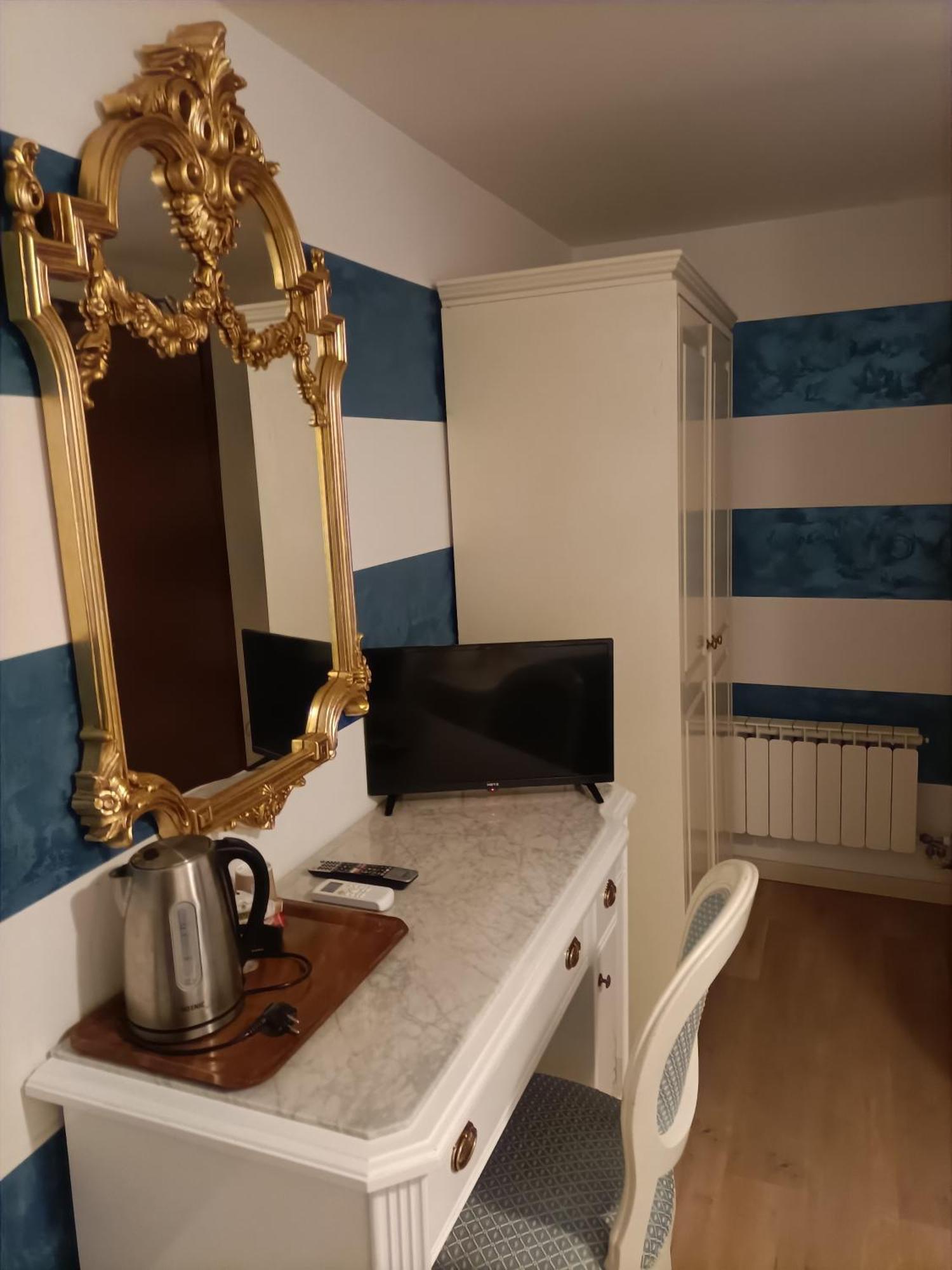 Palazzo Lion Morosini - Check In Presso Ai Santi Apostoli Guest house Venice